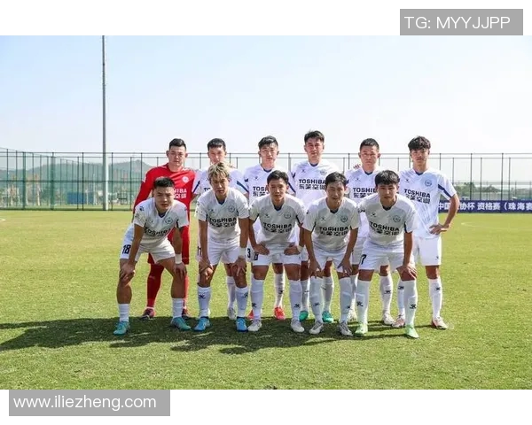 赛后分析:西安足球队与杭州足球队的战术配合与表现评估 赛后分析:西安足球队与杭州足球队的战术配合与表现评估