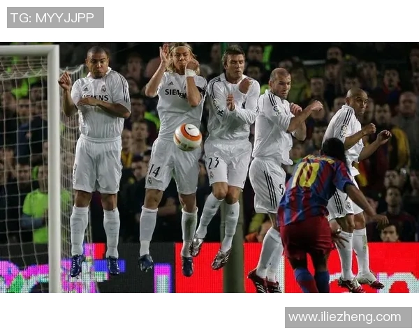 足球巨星的独门绝技揭秘与精彩瞬间回顾 足球巨星的独门绝技揭秘与精彩瞬间回顾